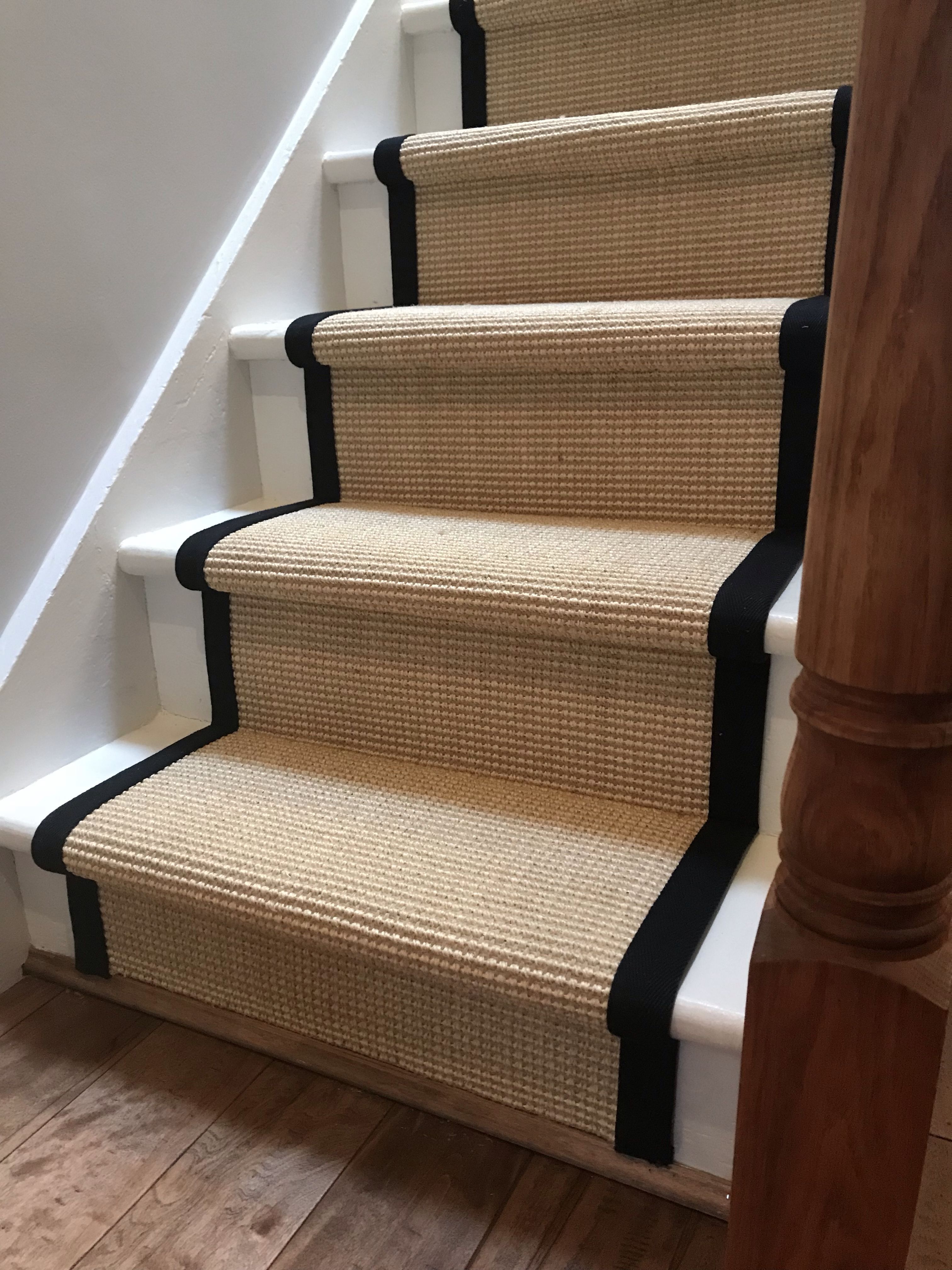 Synthetic stair runner